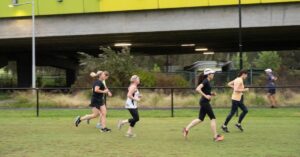 recovery runs, runner sports physio, sports physiotherapy for runners, Melbourne running physio, sports physiotherapy Melbourne, group of runners doing recovery runs outdoors