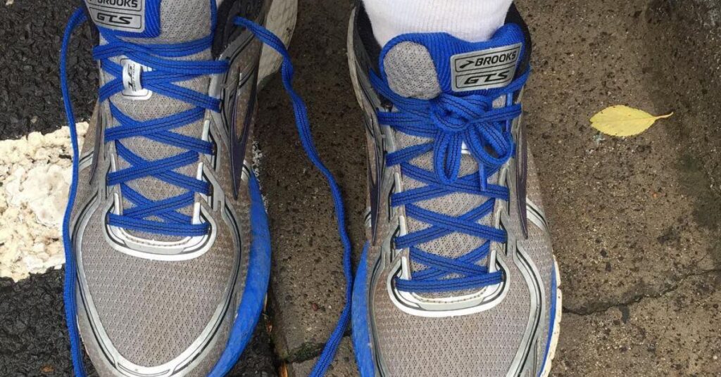 run shoes, lifespan of running shoes, running shoes, run coaching, running coach Melbourne, Brooks blue running shoes